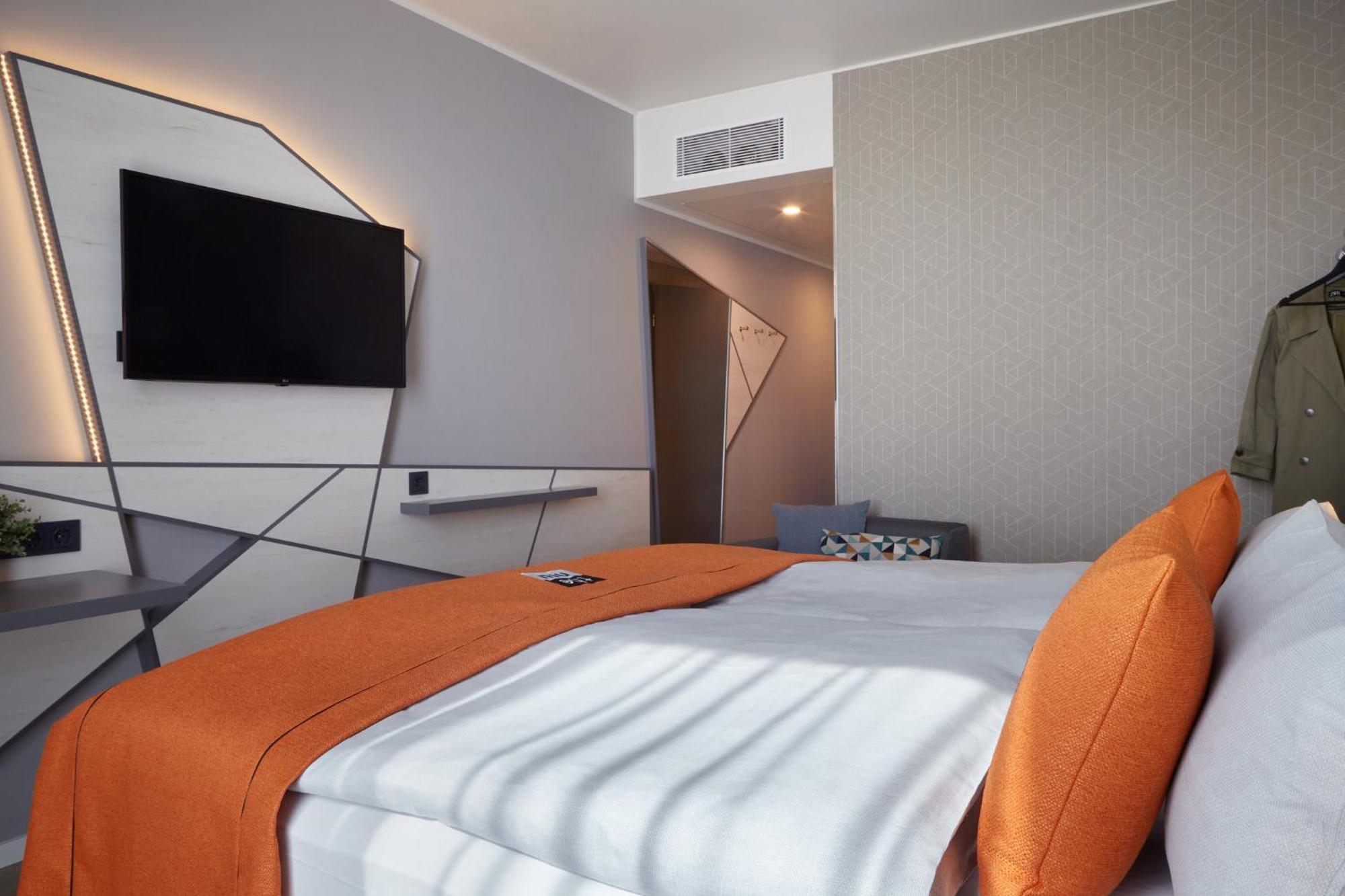 Holiday Inn - The Niu, Hub Dusseldorf Messe By Ihg Exterior photo