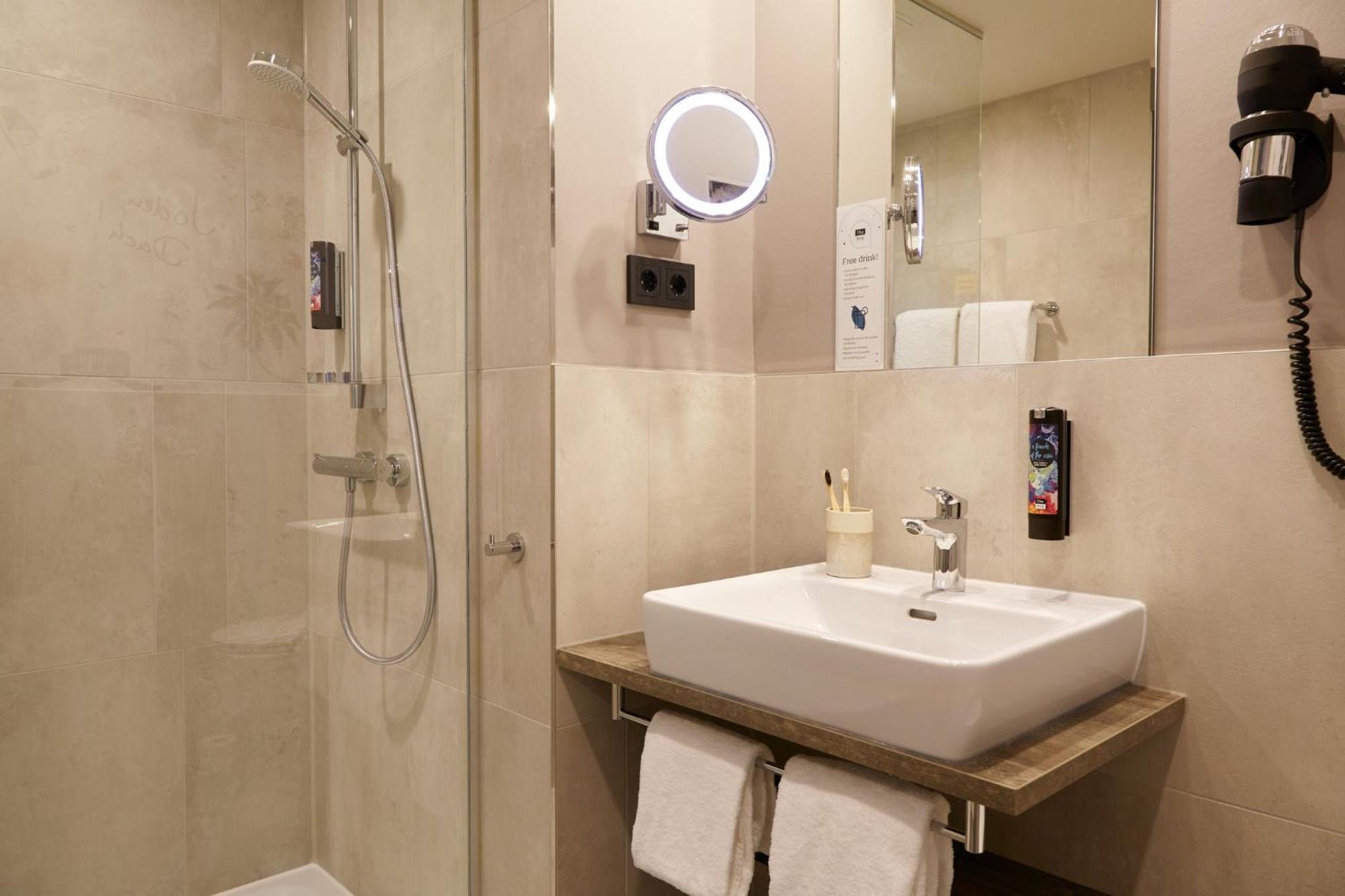 Holiday Inn - The Niu, Hub Dusseldorf Messe By Ihg Exterior photo